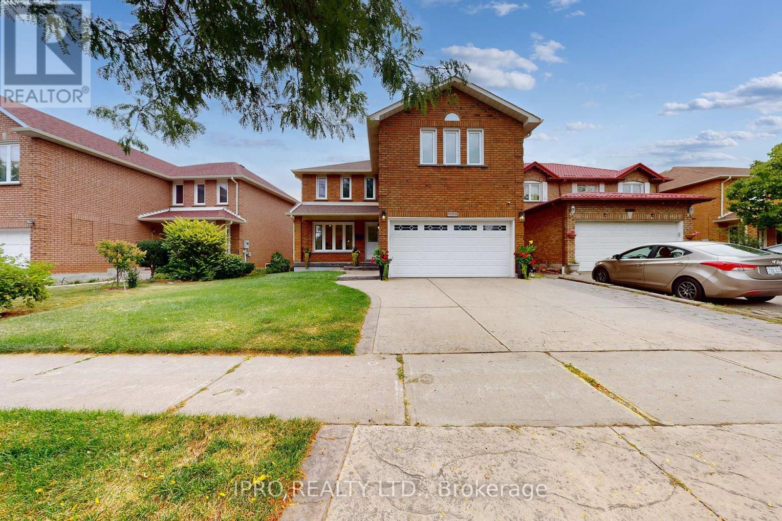 2330 Credit Valley Rd, Mississauga, Ontario  L5M 4C9 - Photo 1 - W8248834