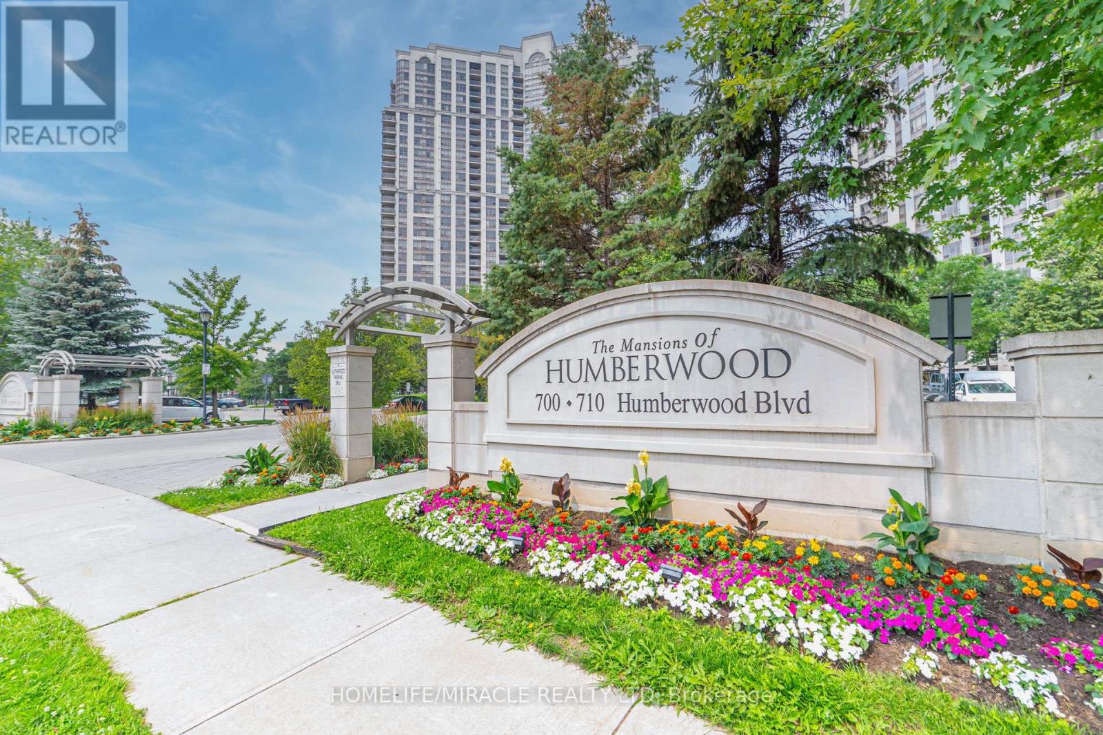 #1715 -710 Humberwood Blvd, Toronto, Ontario  M9W 7J5 - Photo 1 - W8277012