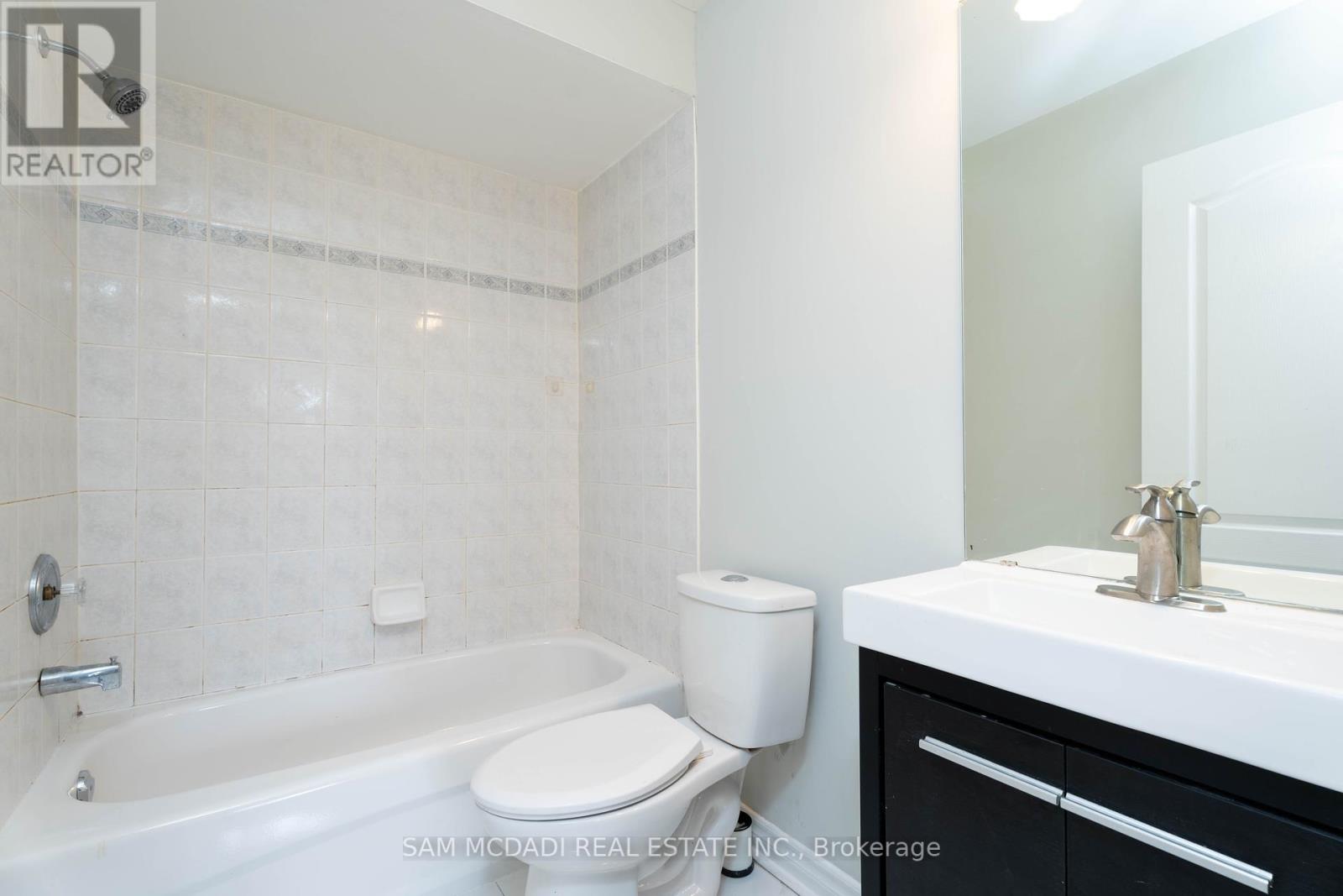 5914 Long Valley Rd, Mississauga, Ontario  L5M 6J6 - Photo 23 - W8289650
