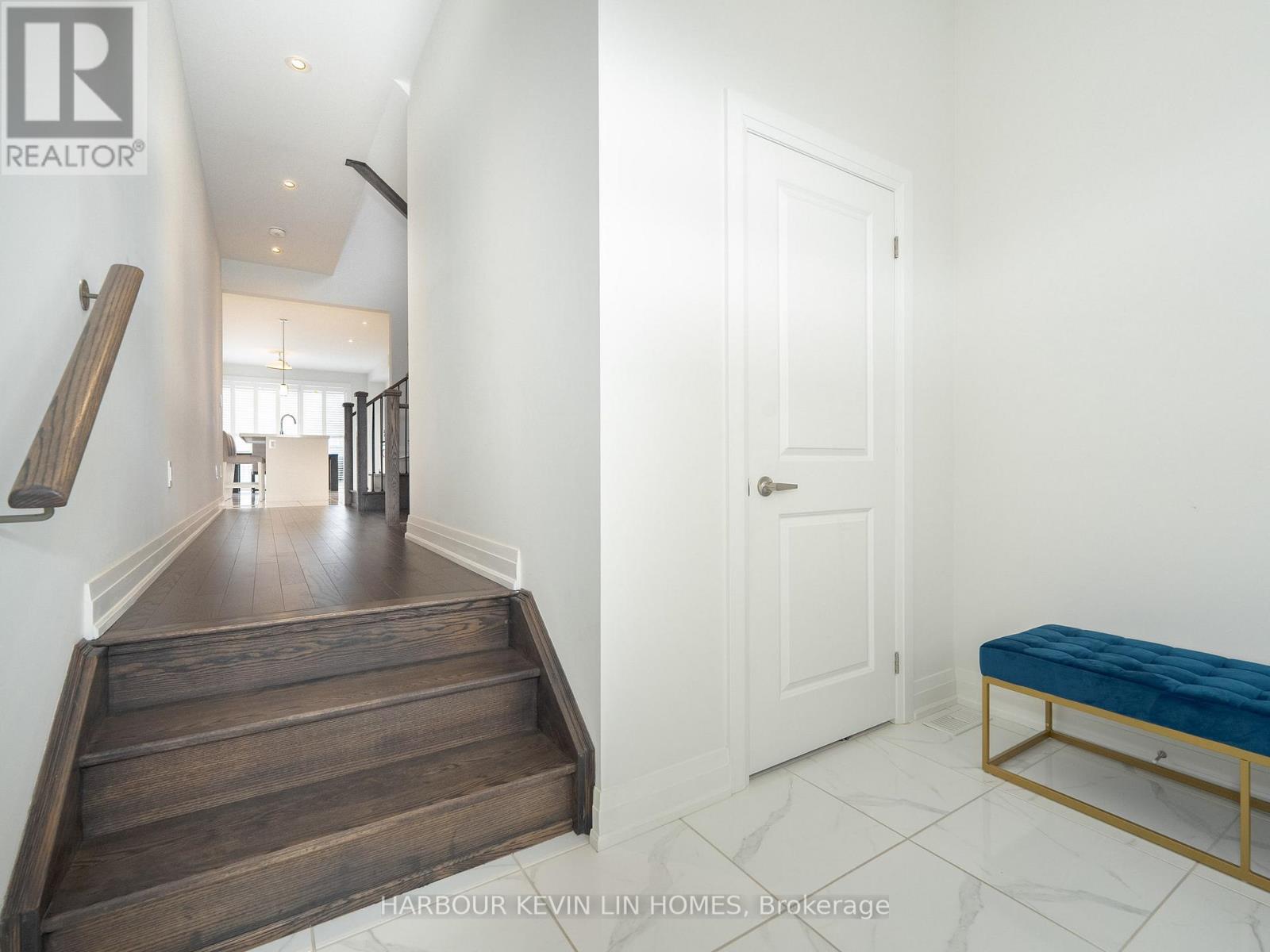 14 Longworth Avenue, Richmond Hill, Ontario  L4E 1J1 - Photo 4 - N12090900