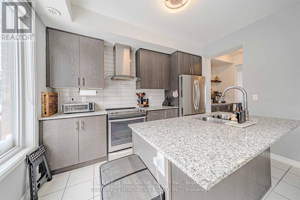 144 Salterton Circle, Vaughan, Ontario  L6A 4Z1 - Photo 10 - N12094780