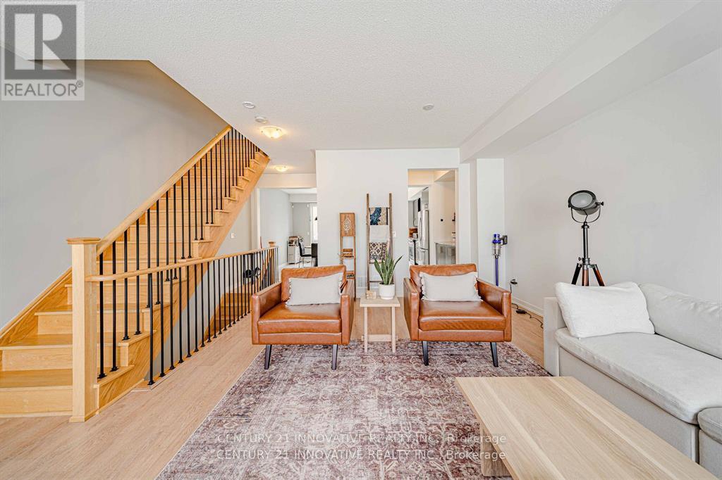 144 Salterton Circle, Vaughan, Ontario  L6A 4Z1 - Photo 4 - N12094780