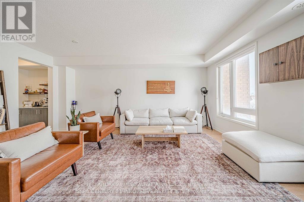 144 Salterton Circle, Vaughan, Ontario  L6A 4Z1 - Photo 5 - N12094780