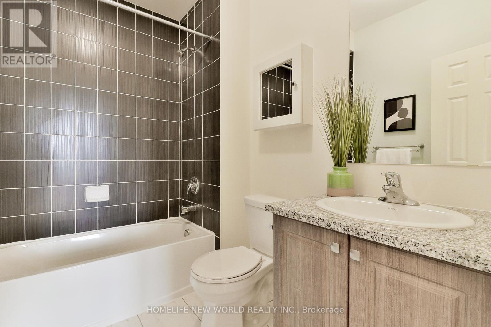 69 Ness Drive, Richmond Hill, Ontario  L4S 0K5 - Photo 21 - N12113387