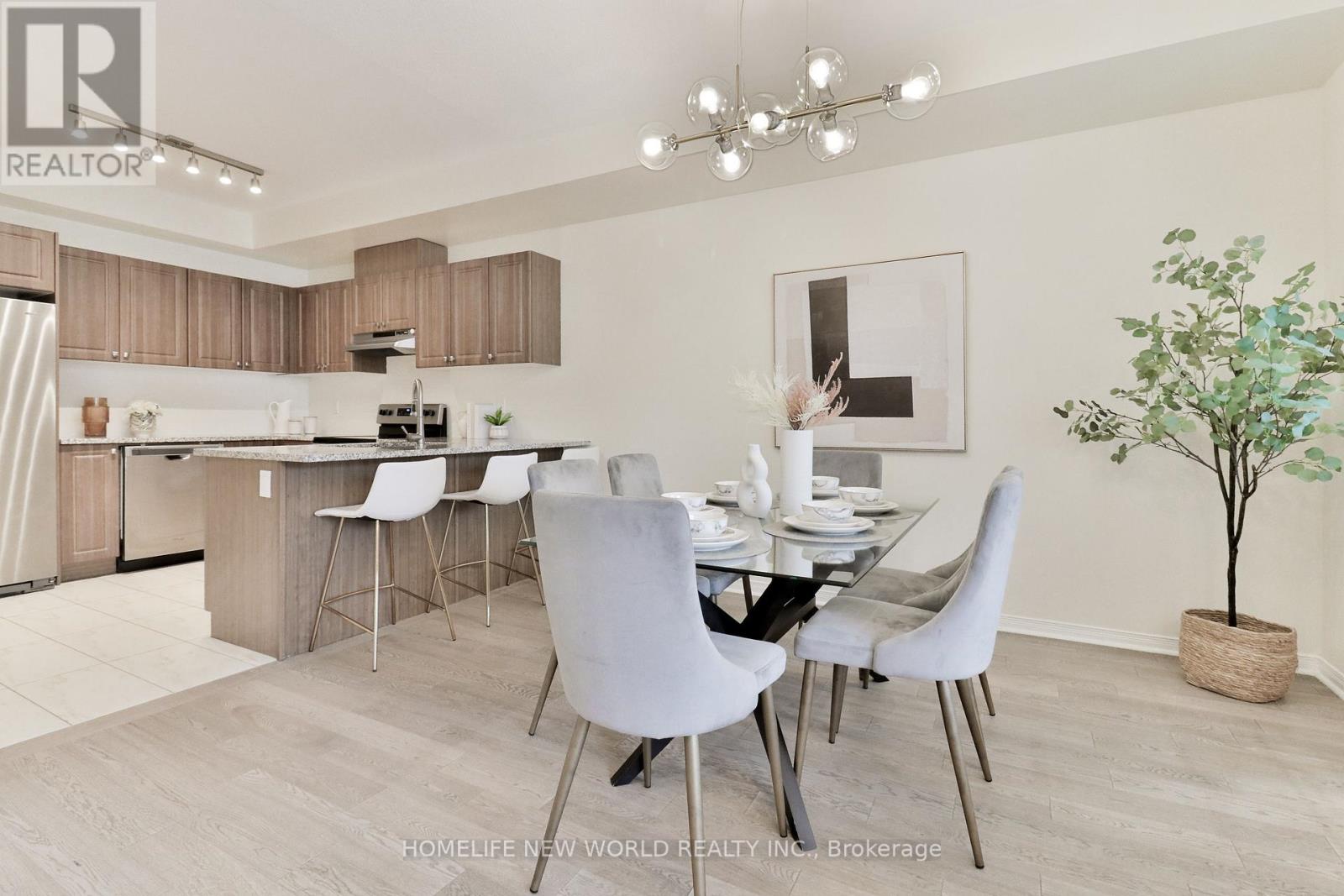 69 Ness Drive, Richmond Hill, Ontario  L4S 0K5 - Photo 4 - N12113387
