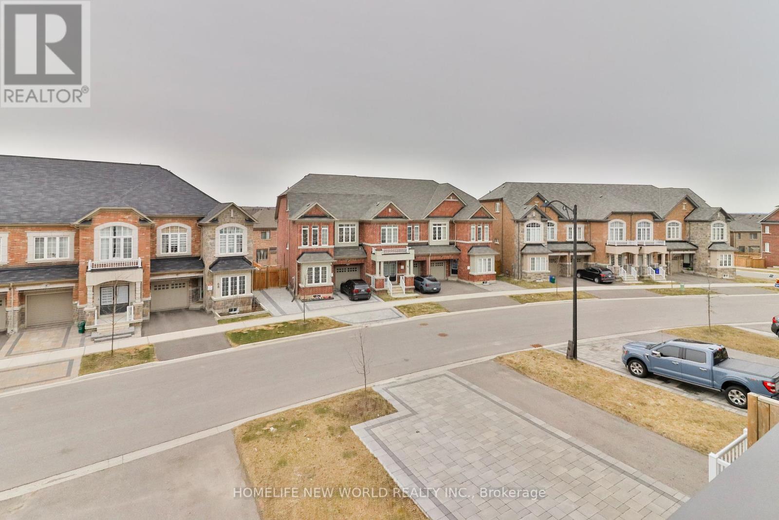 69 Ness Drive, Richmond Hill, Ontario  L4S 0K5 - Photo 9 - N12113387