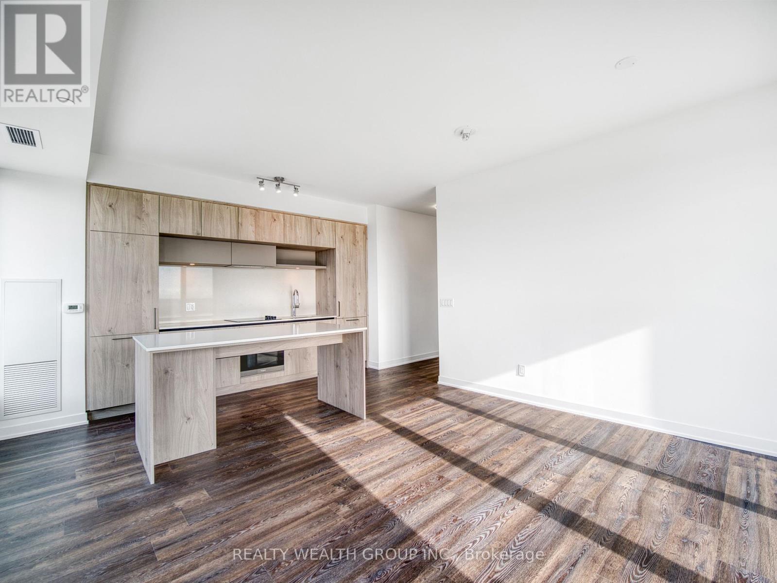 512 - 6 David Eyer Road, Richmond Hill, Ontario  L4S 0N5 - Photo 5 - N12114955