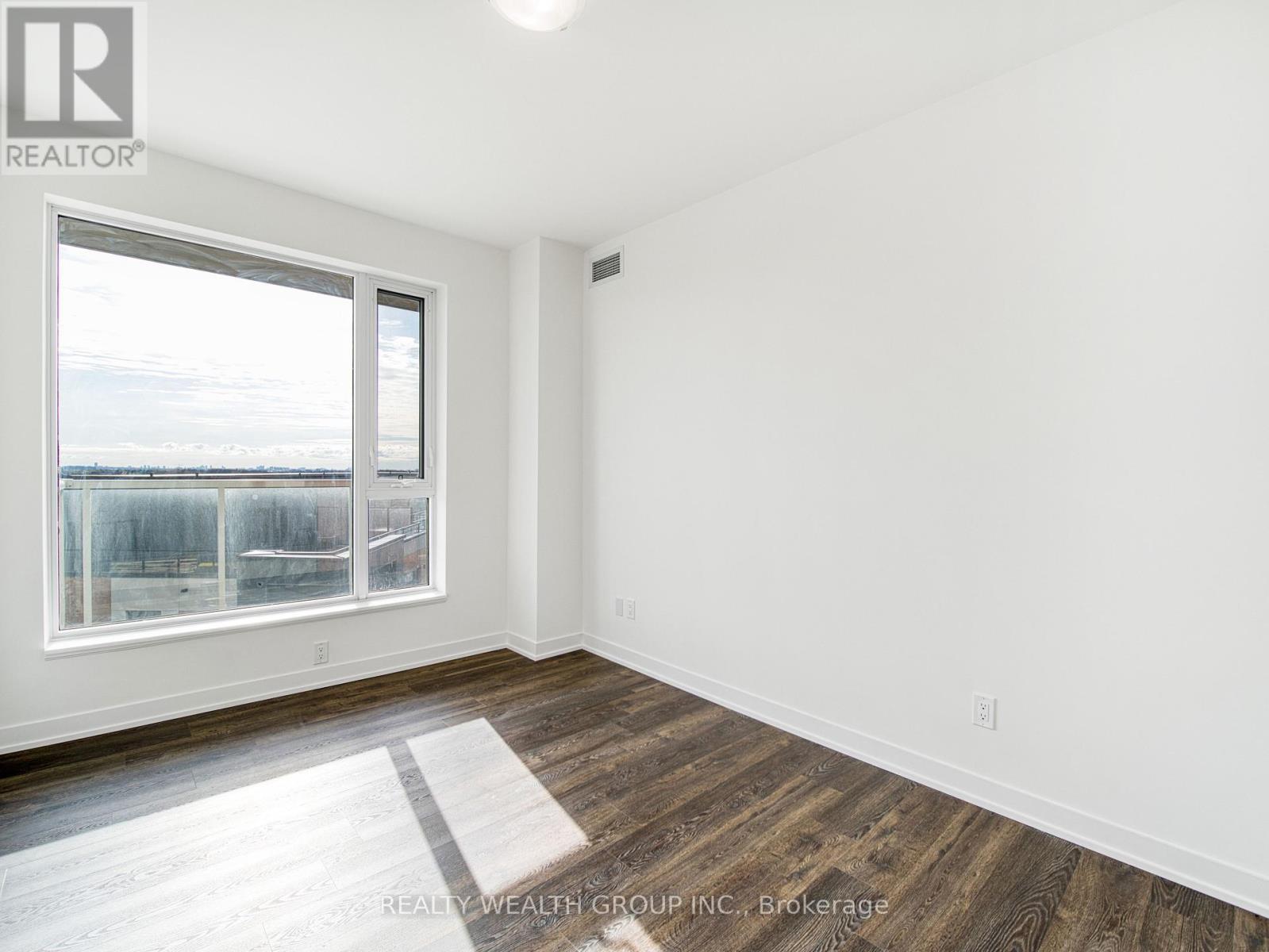 512 - 6 David Eyer Road, Richmond Hill, Ontario  L4S 0N5 - Photo 7 - N12114955