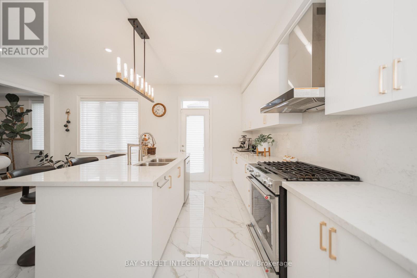 147 Prairie Rose Drive, Richmond Hill, Ontario  L4S 0M9 - Photo 5 - N12129388