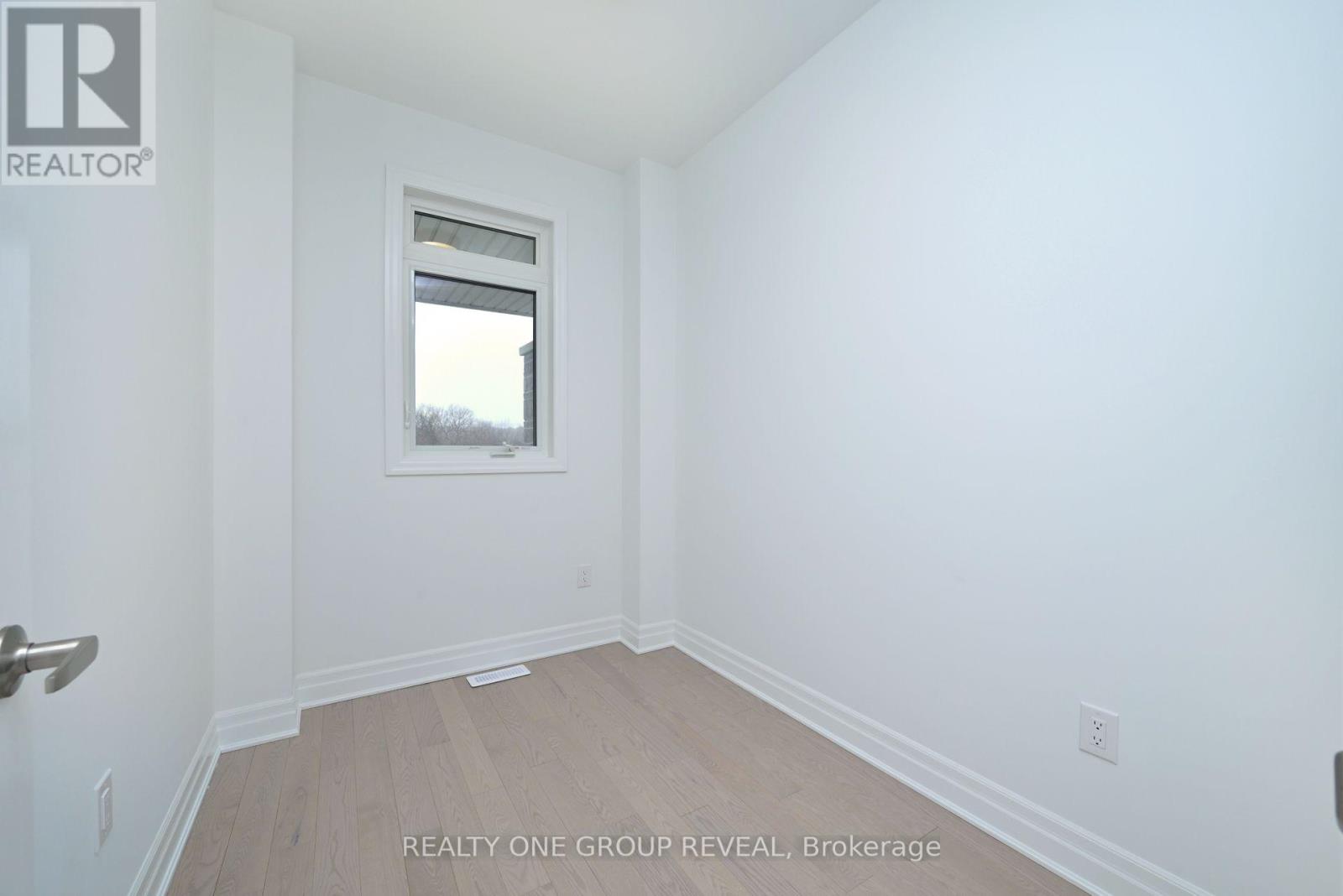 27 Greenridge Crescent, Markham, Ontario  L6C 3M1 - Photo 13 - N12135066