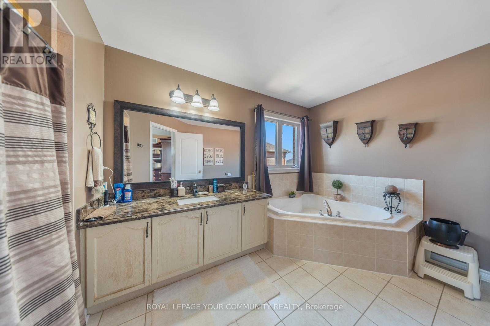 68 Goyo Gate, Vaughan, Ontario  L6A 3T3 - Photo 30 - N12140968