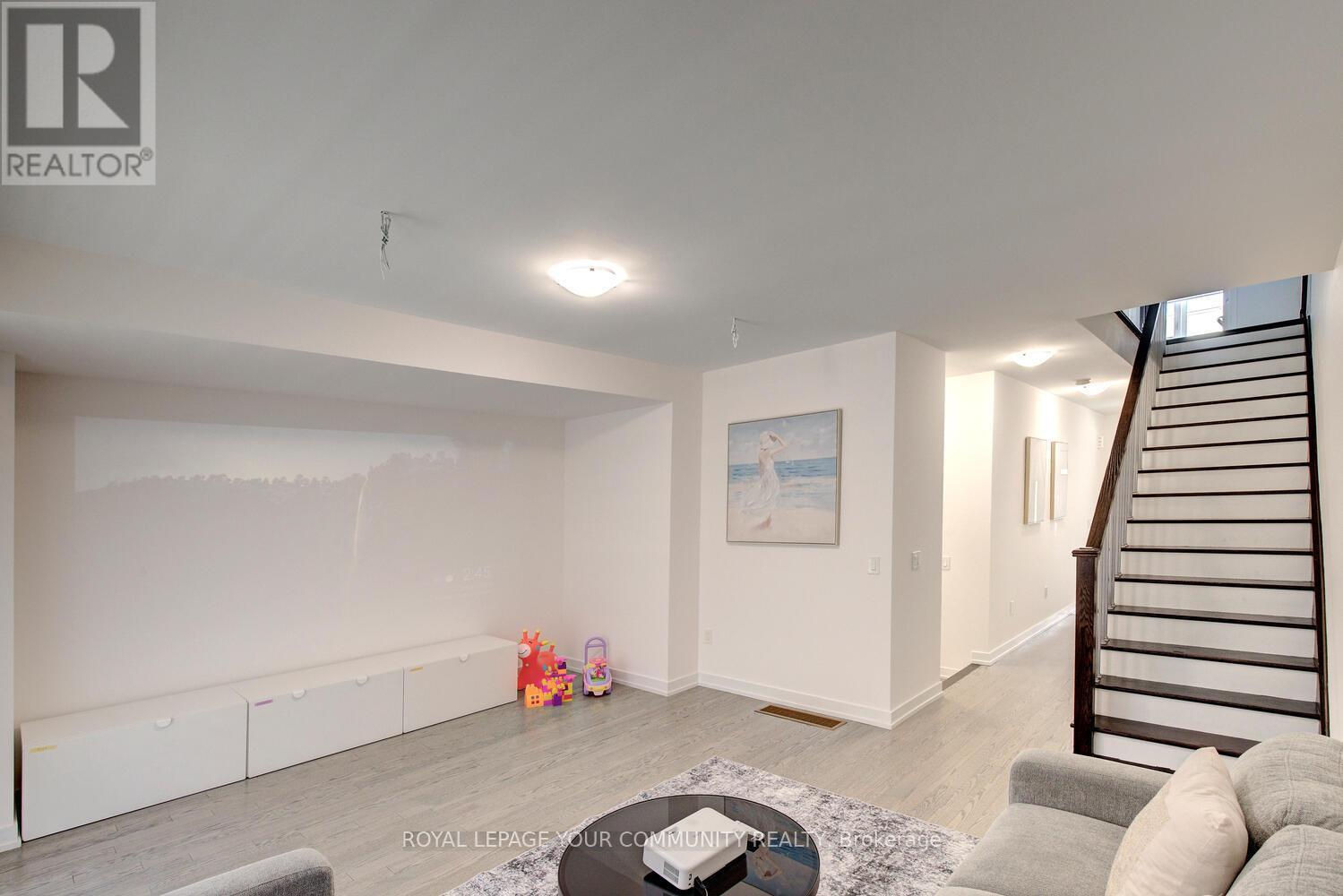 16 Glenngarry Crescent, Vaughan, Ontario  L6A 4Z4 - Photo 12 - N12144042