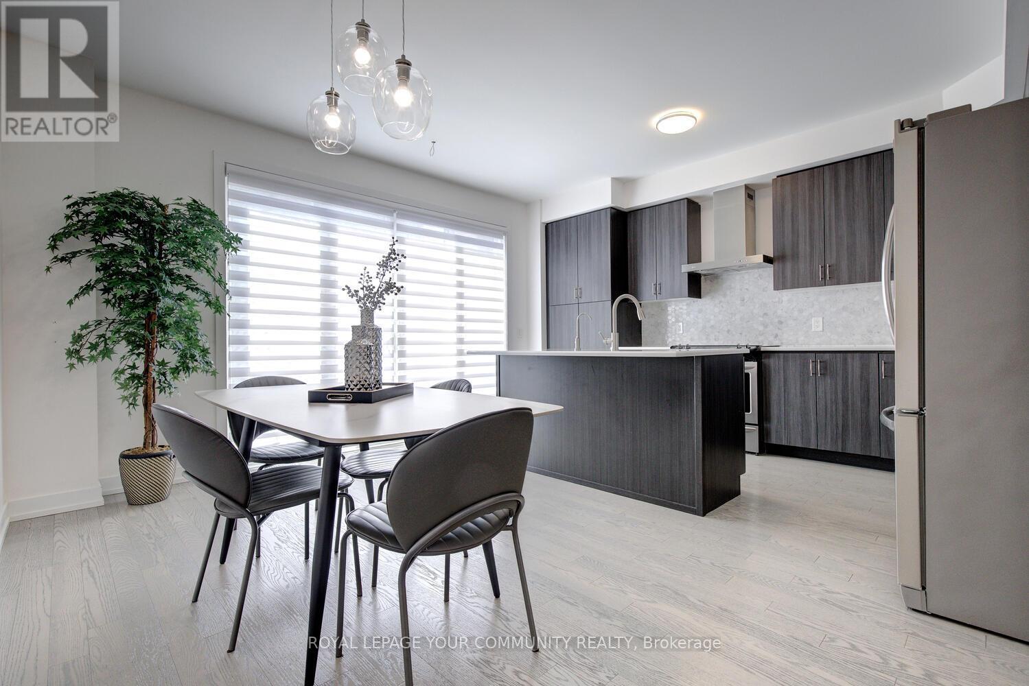 16 Glenngarry Crescent, Vaughan, Ontario  L6A 4Z4 - Photo 2 - N12144042