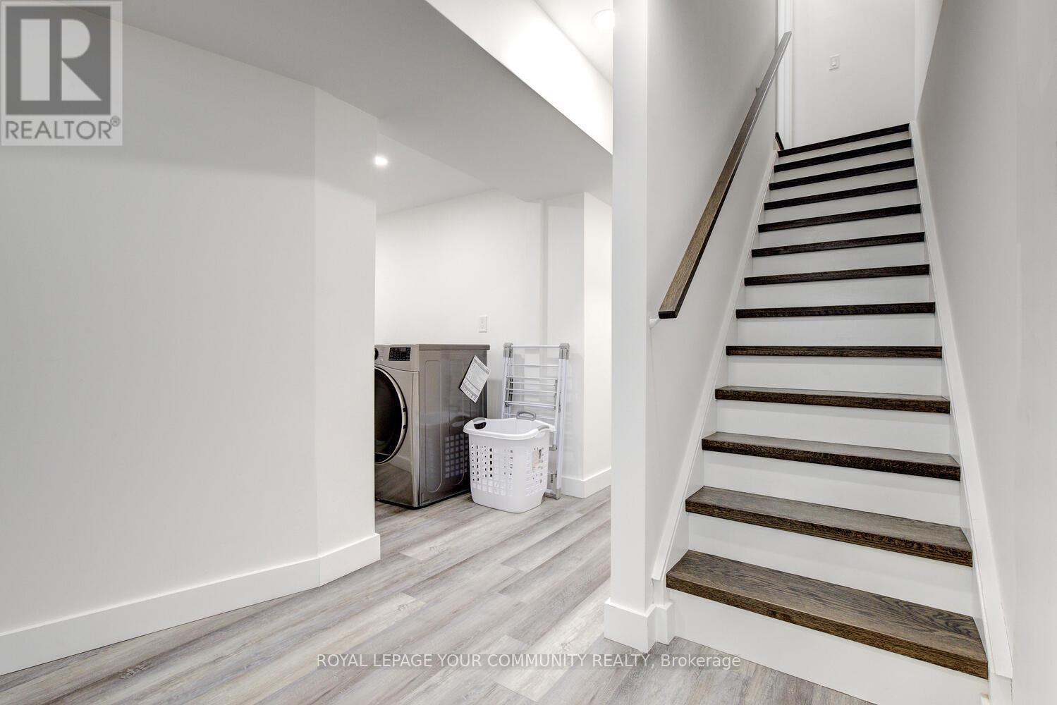 16 Glenngarry Crescent, Vaughan, Ontario  L6A 4Z4 - Photo 39 - N12144042