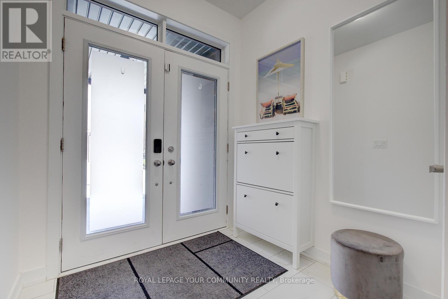 16 Glenngarry Crescent, Vaughan, Ontario  L6A 4Z4 - Photo 7 - N12144042