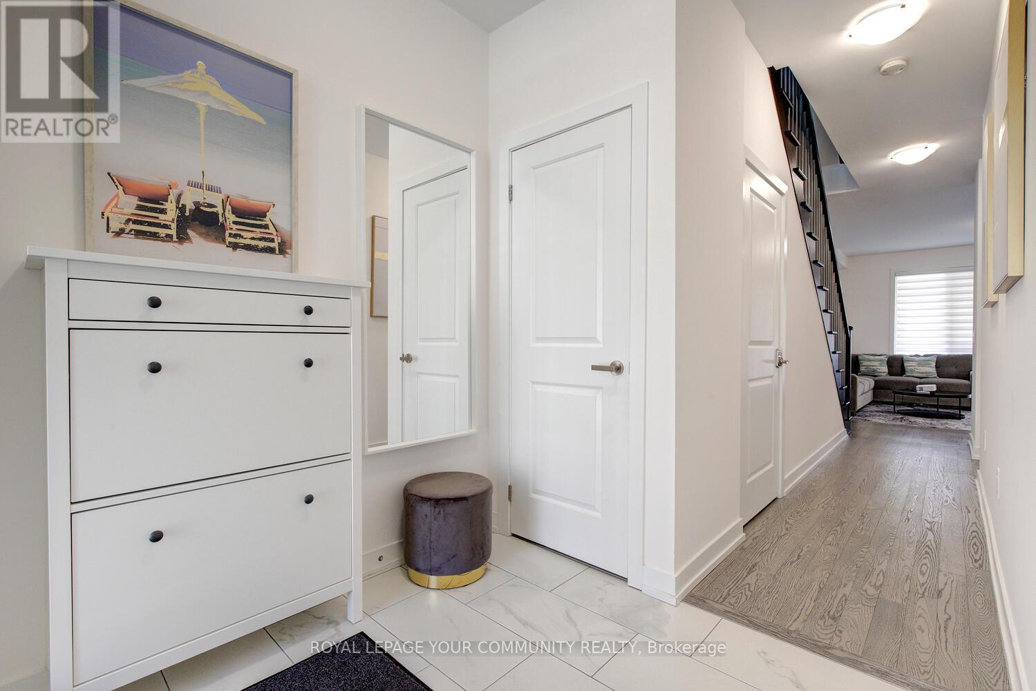 16 Glenngarry Crescent, Vaughan, Ontario  L6A 4Z4 - Photo 8 - N12144042