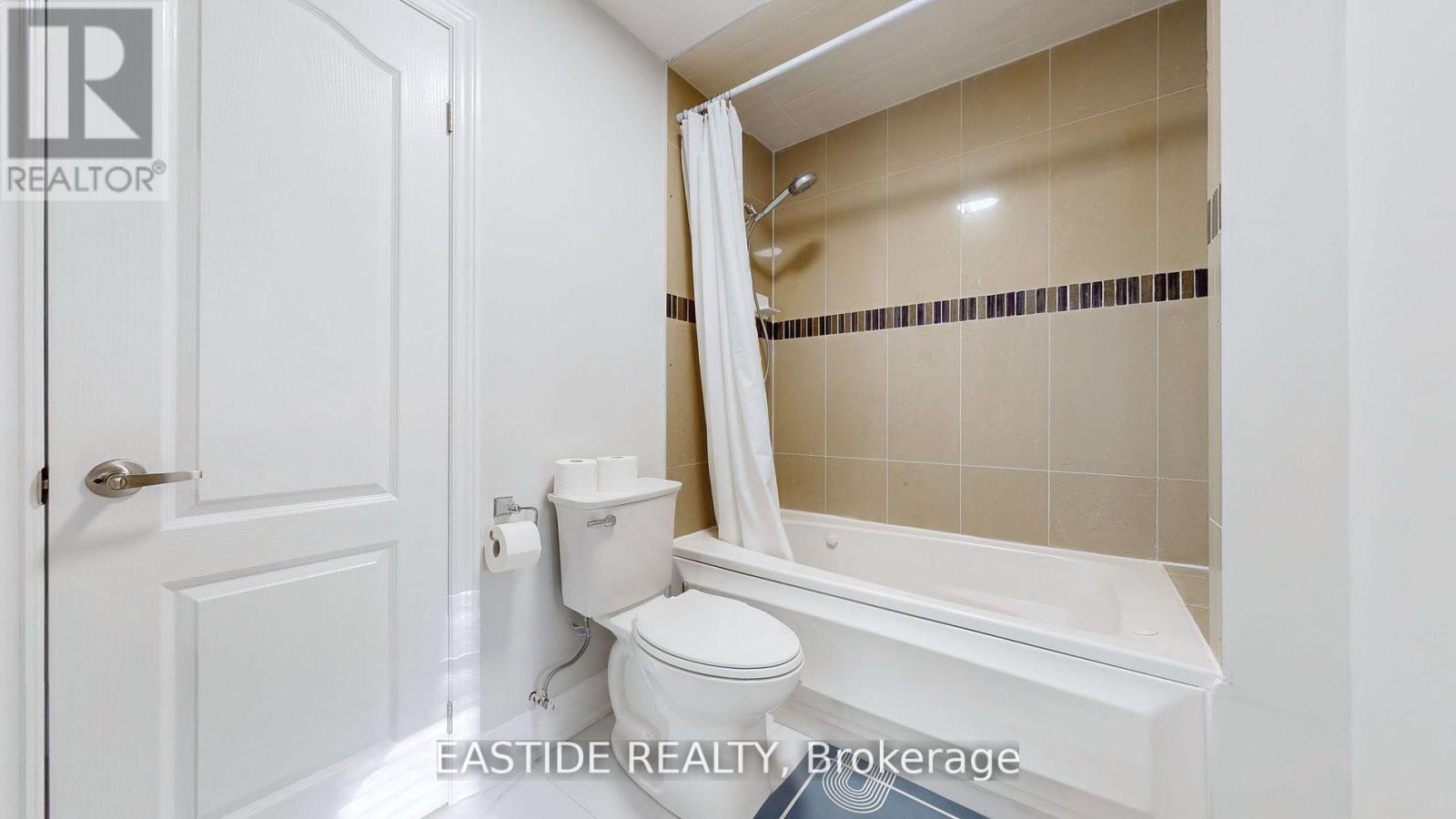8 Ridgewood Drive, Richmond Hill, Ontario  L4E 3M1 - Photo 10 - N12147520