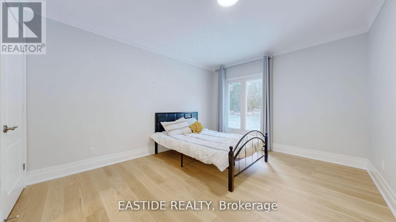8 Ridgewood Drive, Richmond Hill, Ontario  L4E 3M1 - Photo 15 - N12147520