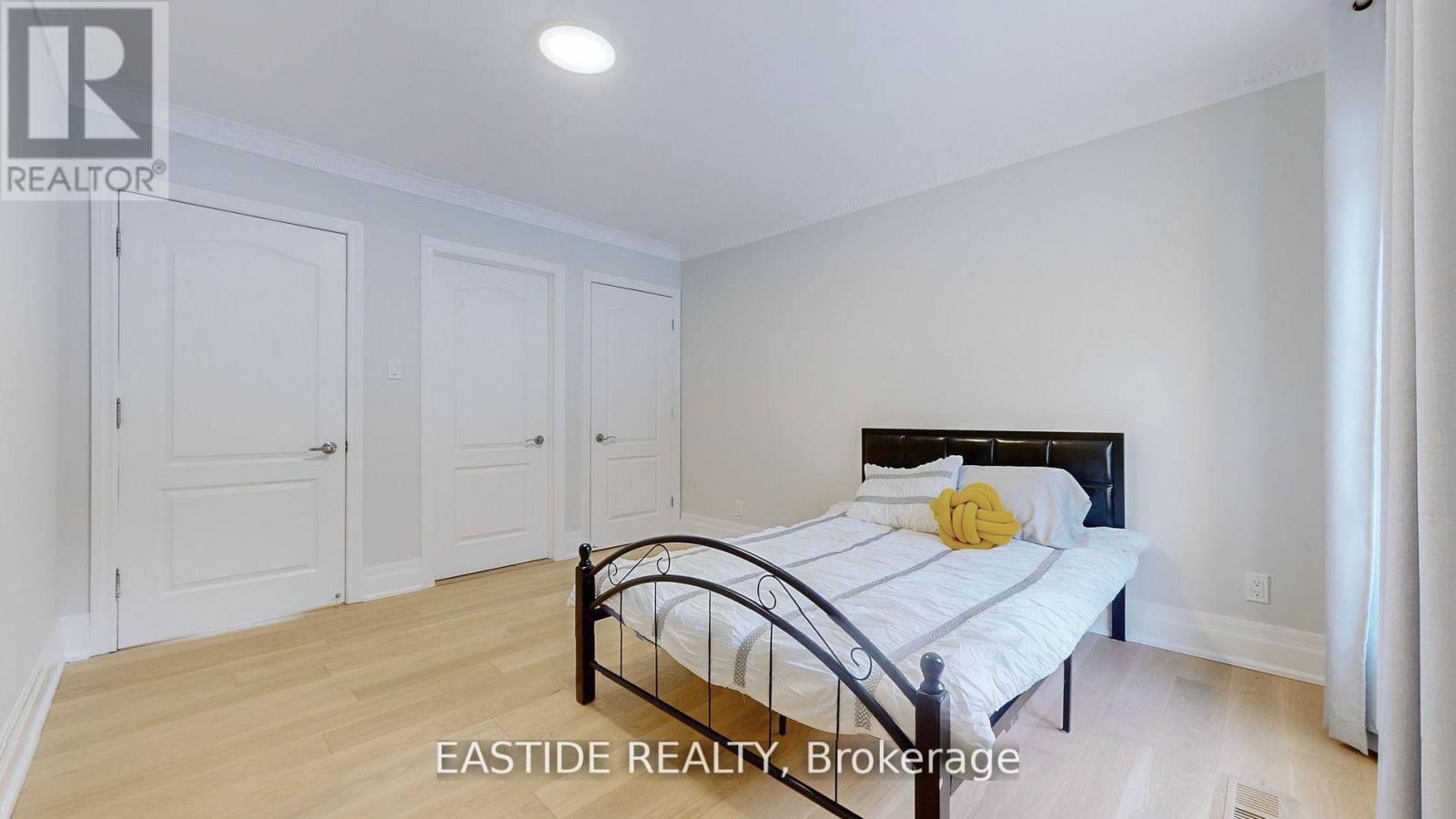 8 Ridgewood Drive, Richmond Hill, Ontario  L4E 3M1 - Photo 17 - N12147520