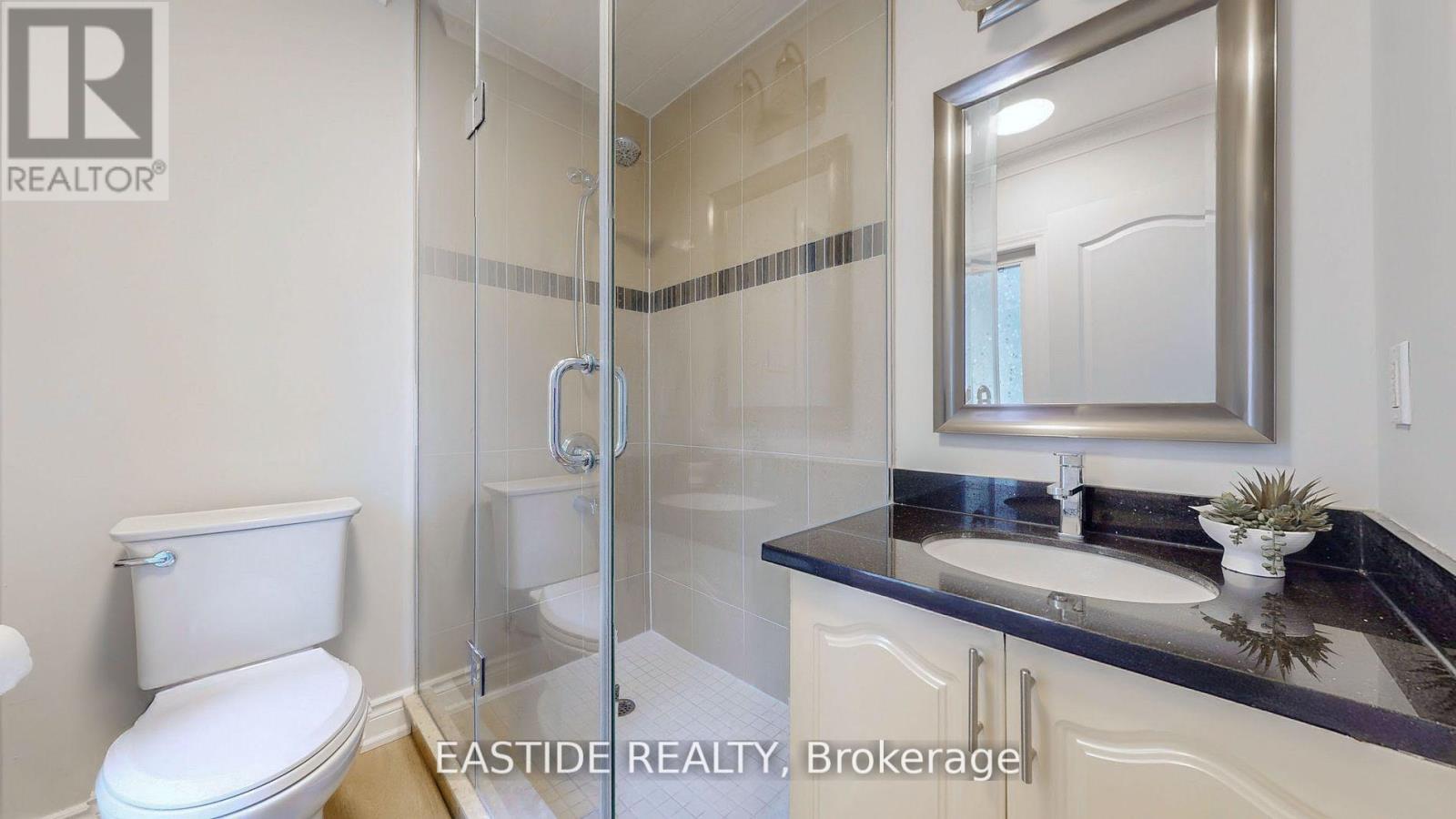 8 Ridgewood Drive, Richmond Hill, Ontario  L4E 3M1 - Photo 18 - N12147520