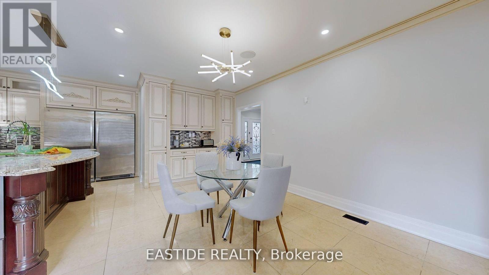 8 Ridgewood Drive, Richmond Hill, Ontario  L4E 3M1 - Photo 33 - N12147520