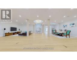 8 RIDGEWOOD DRIVE, richmond hill, Ontario
