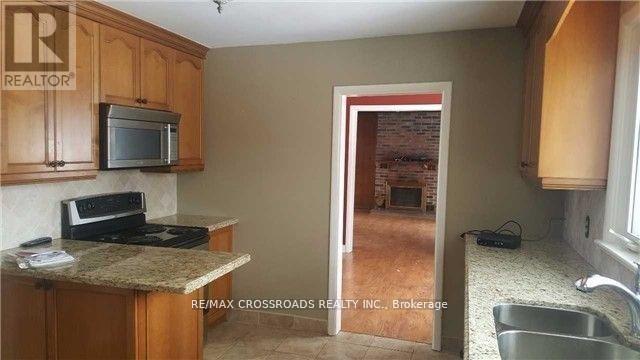 11631 Leslie Street, Richmond Hill, Ontario  L4E 4R7 - Photo 3 - N12156021