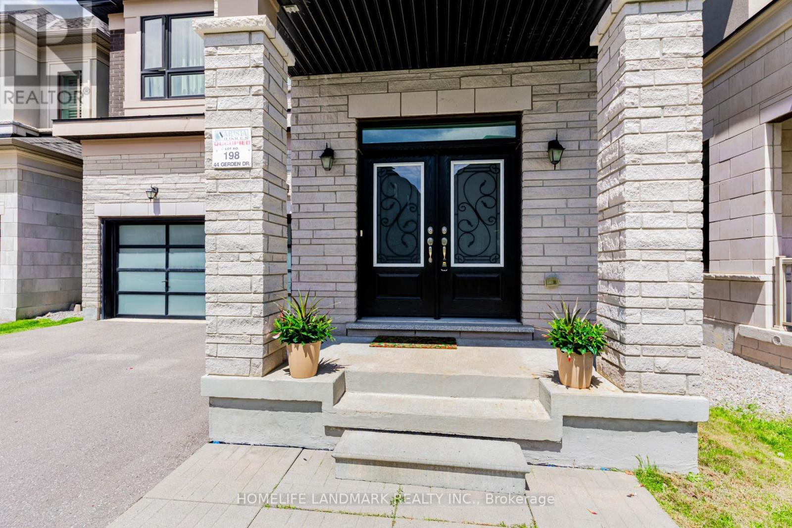 44 Gerden Drive, Richmond Hill, Ontario  L4S 0H1 - Photo 2 - N12162835