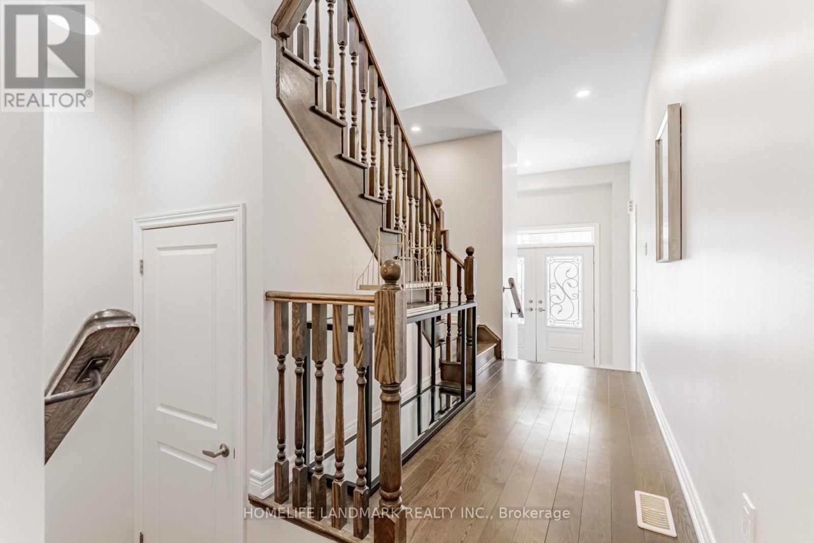 44 Gerden Drive, Richmond Hill, Ontario  L4S 0H1 - Photo 3 - N12162835