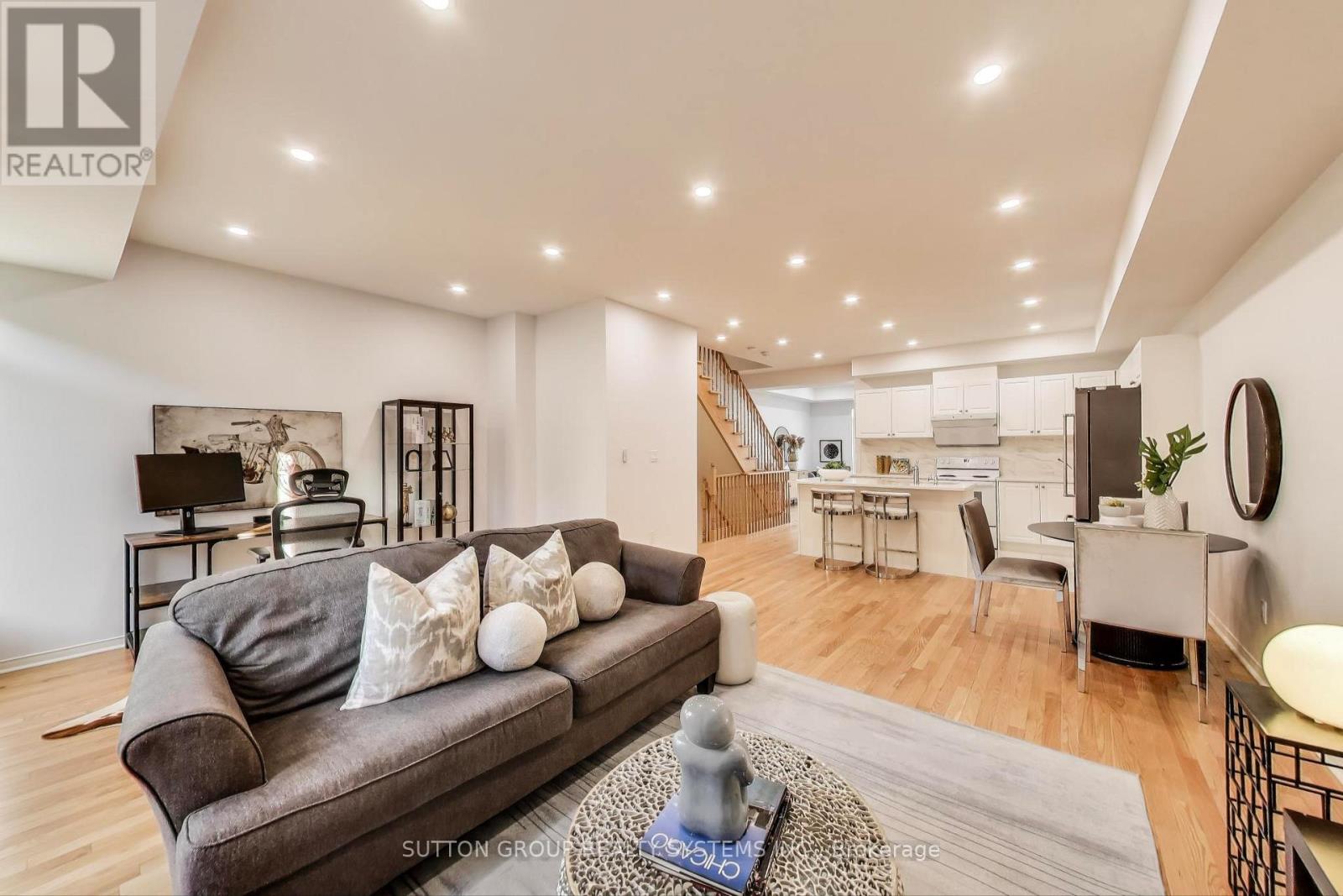 71 William F Bell Parkway, Richmond Hill, Ontario  L4S 0K1 - Photo 17 - N12165015