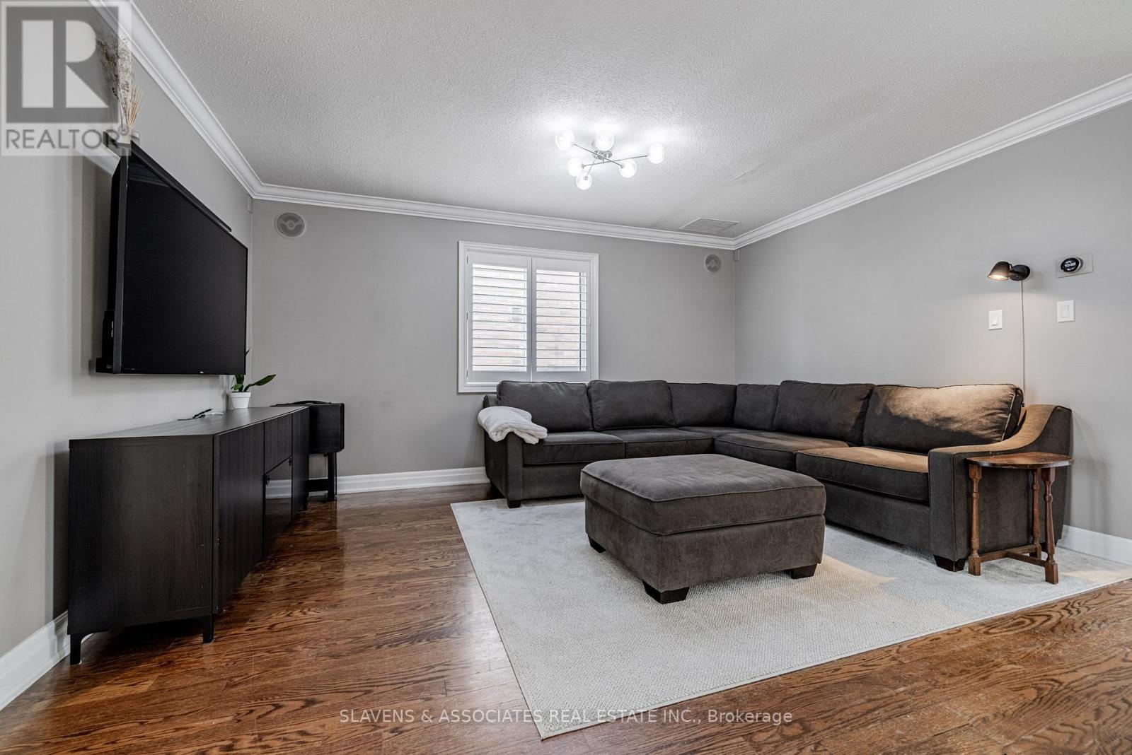 11 Bestview Crescent, Vaughan, Ontario  L6A 3S8 - Photo 6 - N12178007