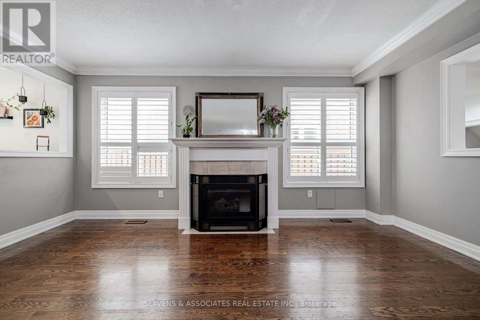 11 Bestview Crescent, Vaughan, Ontario  L6A 3S8 - Photo 9 - N12178007