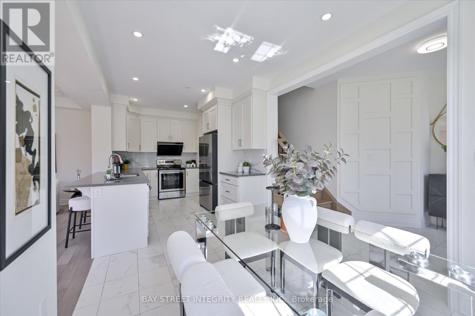 61 Hartney Drive, Richmond Hill, Ontario  L4S 0J9 - Photo 12 - N12181329