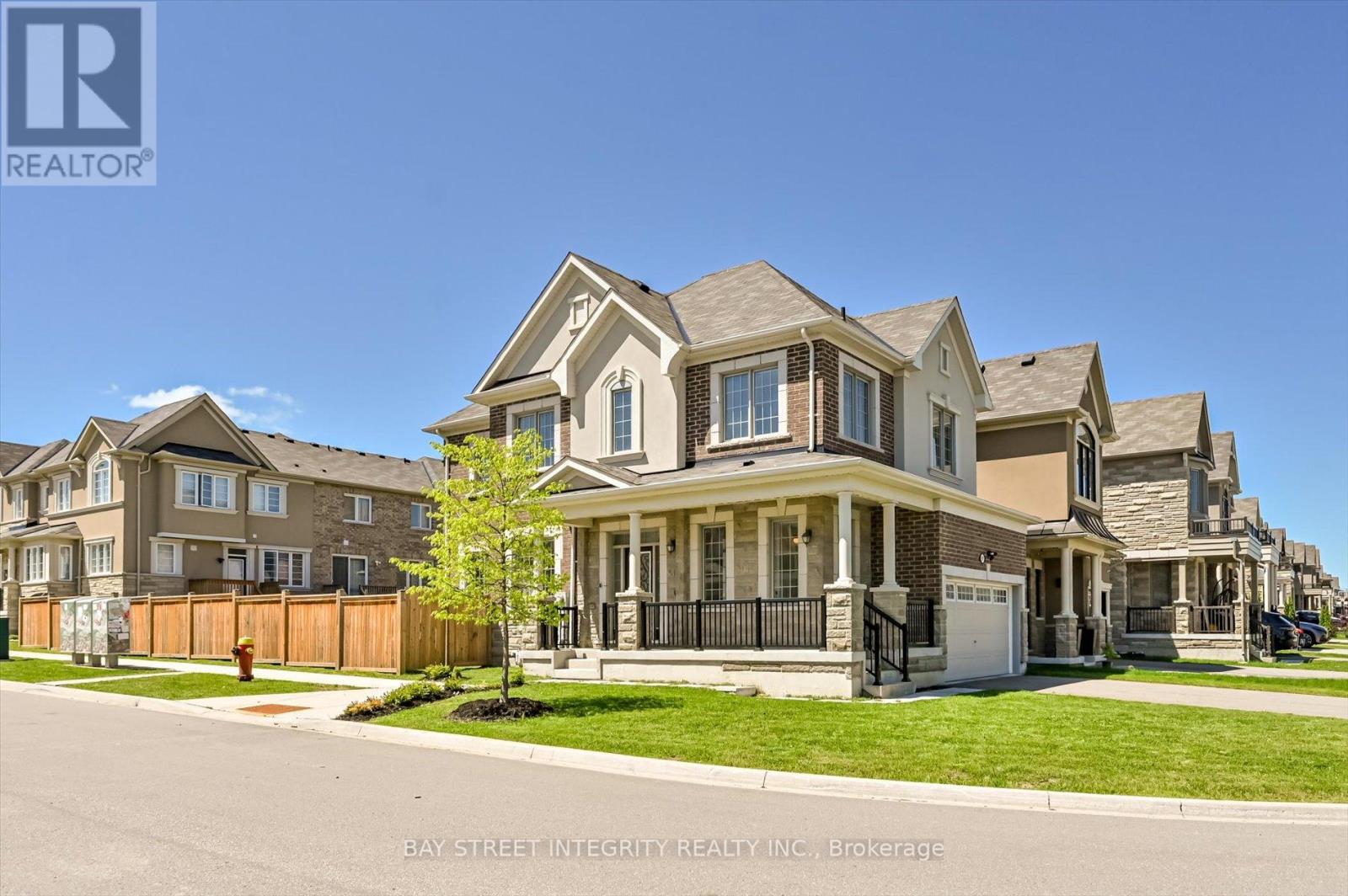 61 Hartney Drive, Richmond Hill, Ontario  L4S 0J9 - Photo 3 - N12181329