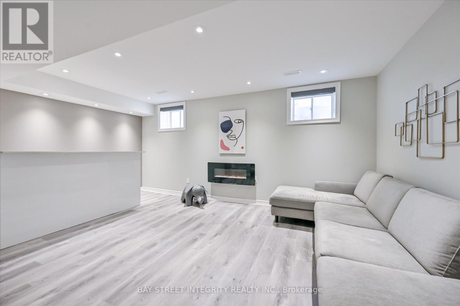 61 Hartney Drive, Richmond Hill, Ontario  L4S 0J9 - Photo 34 - N12181329