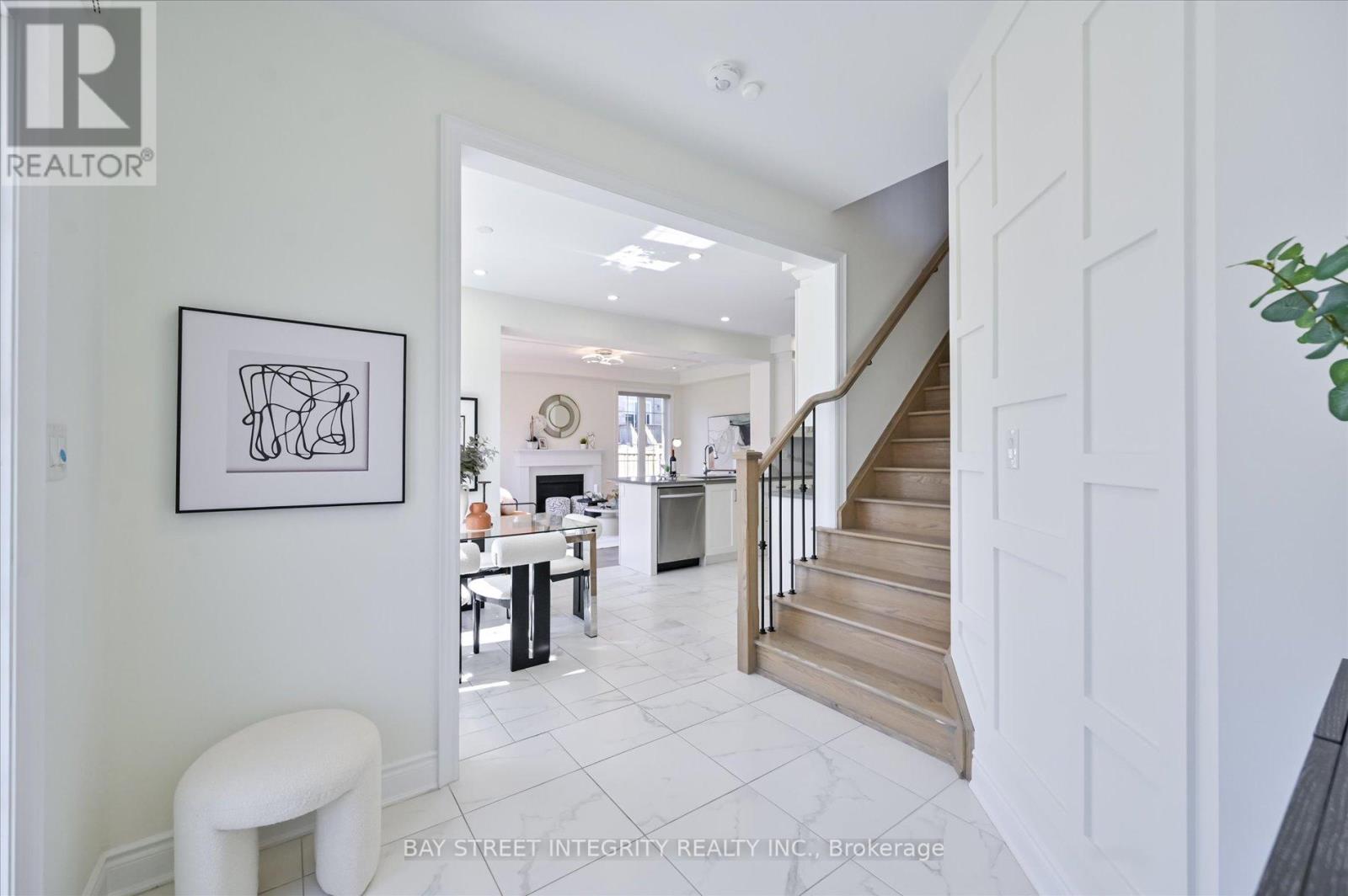 61 Hartney Drive, Richmond Hill, Ontario  L4S 0J9 - Photo 5 - N12181329