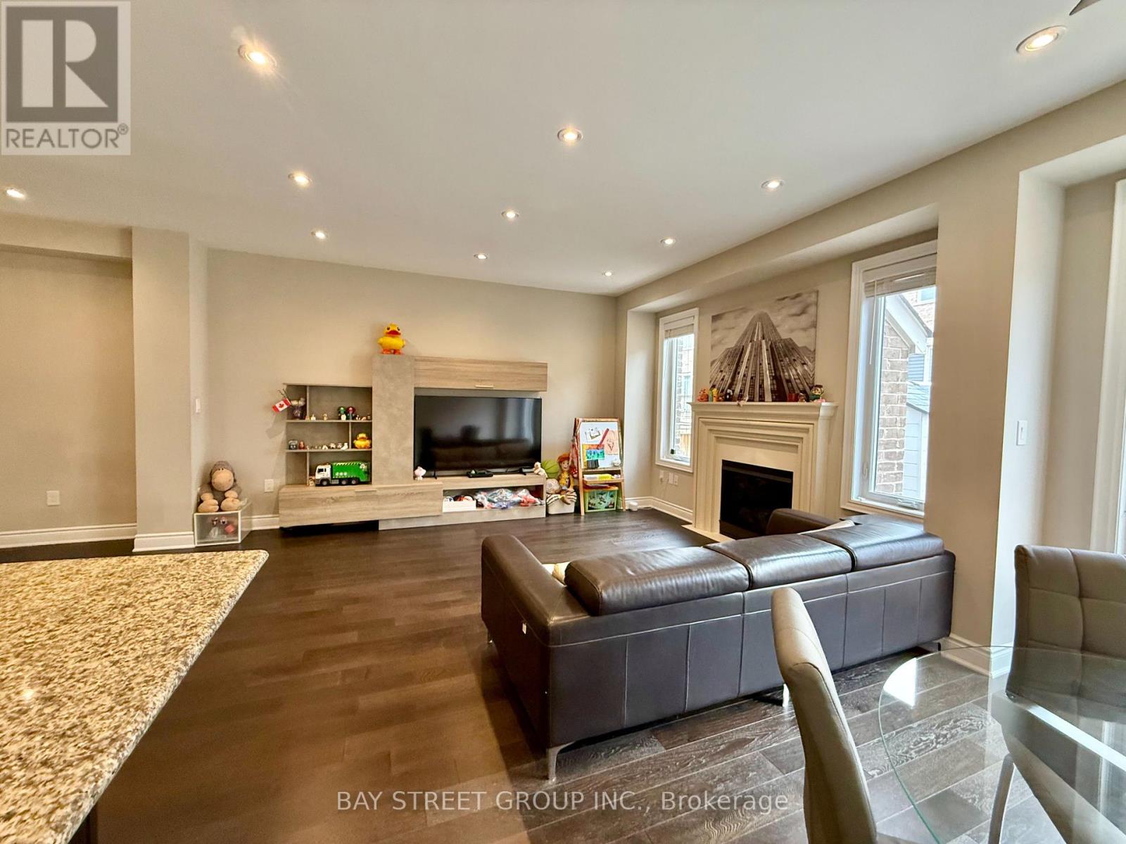 67 Hartney Drive, Richmond Hill, Ontario  L4S 0J9 - Photo 13 - N12187745