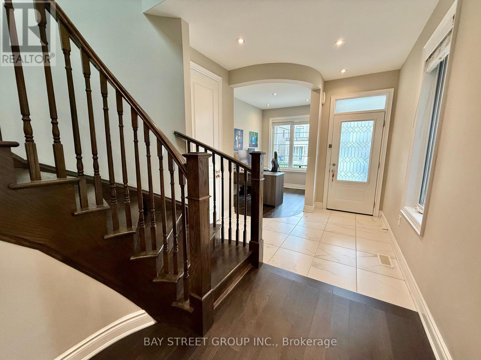 67 Hartney Drive, Richmond Hill, Ontario  L4S 0J9 - Photo 4 - N12187745