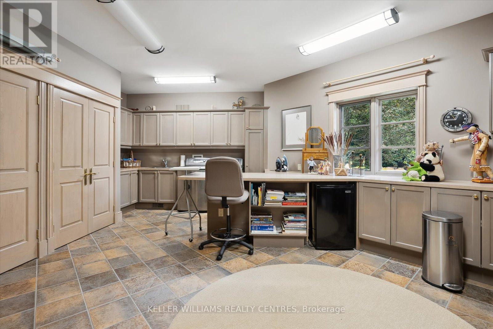 6 Country Heights Drive, Richmond Hill, Ontario  L4E 3M8 - Photo 11 - N12188565