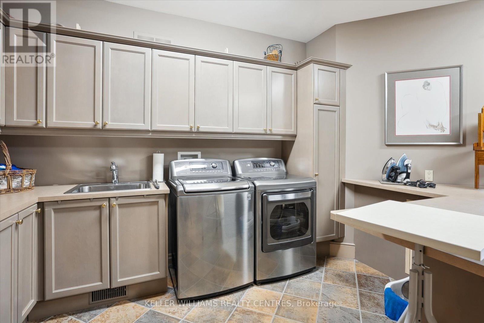 6 Country Heights Drive, Richmond Hill, Ontario  L4E 3M8 - Photo 12 - N12188565