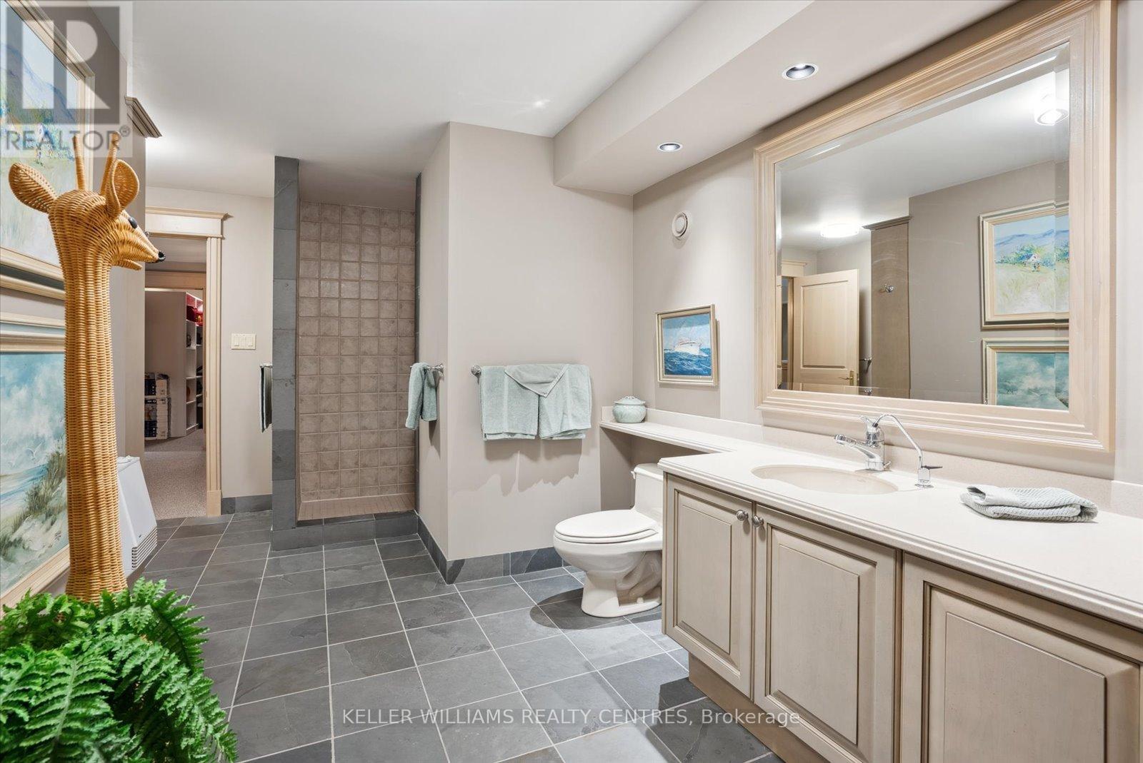 6 Country Heights Drive, Richmond Hill, Ontario  L4E 3M8 - Photo 26 - N12188565