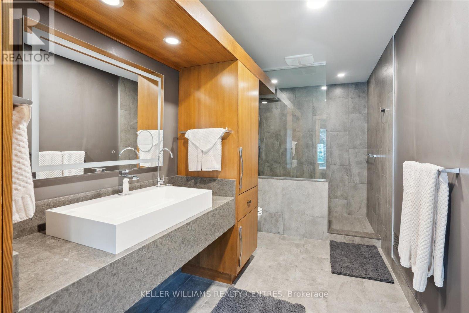 6 Country Heights Drive, Richmond Hill, Ontario  L4E 3M8 - Photo 27 - N12188565