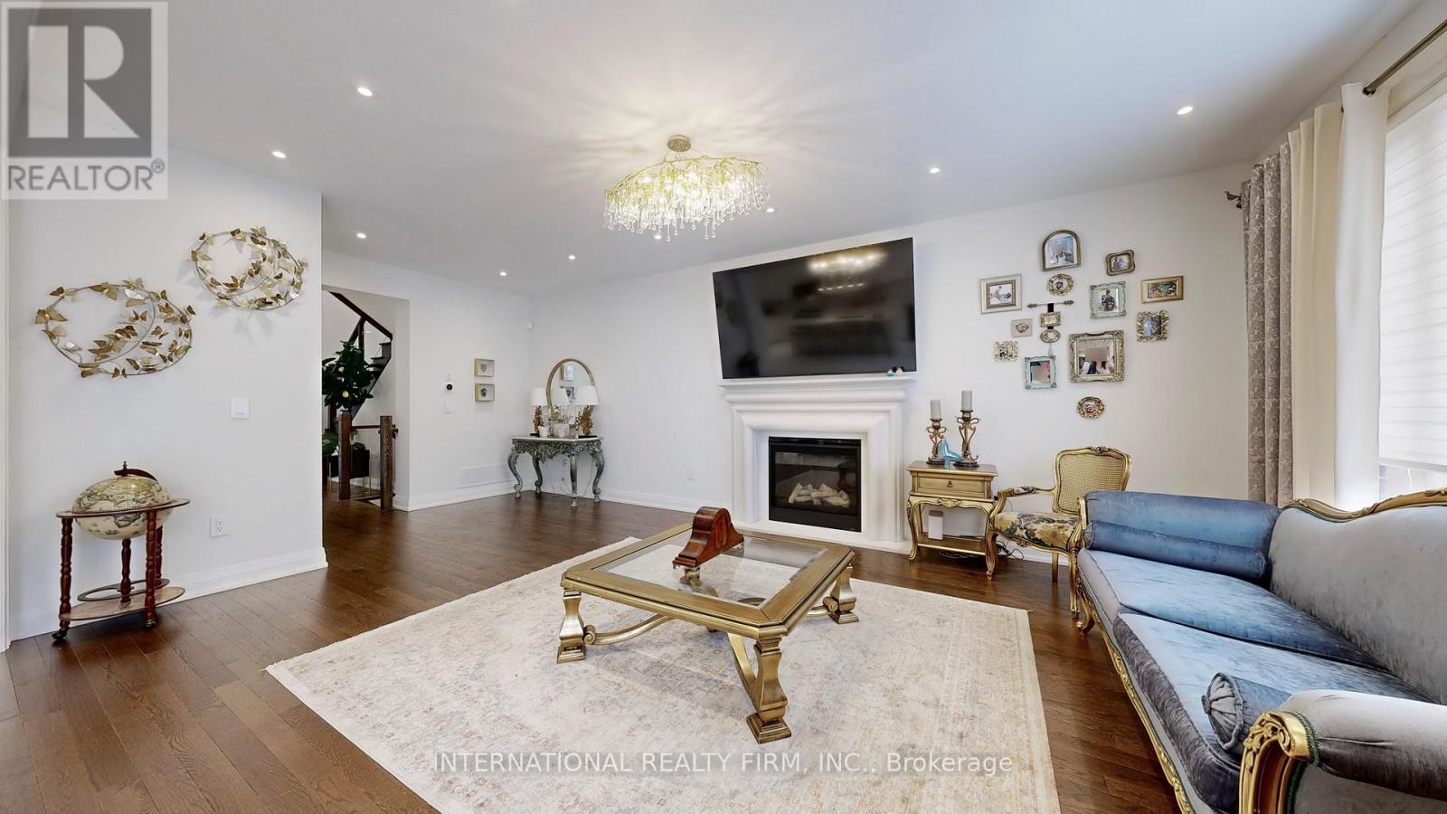 42 Tipp Drive, Richmond Hill, Ontario  L4E 1A2 - Photo 6 - N12194126
