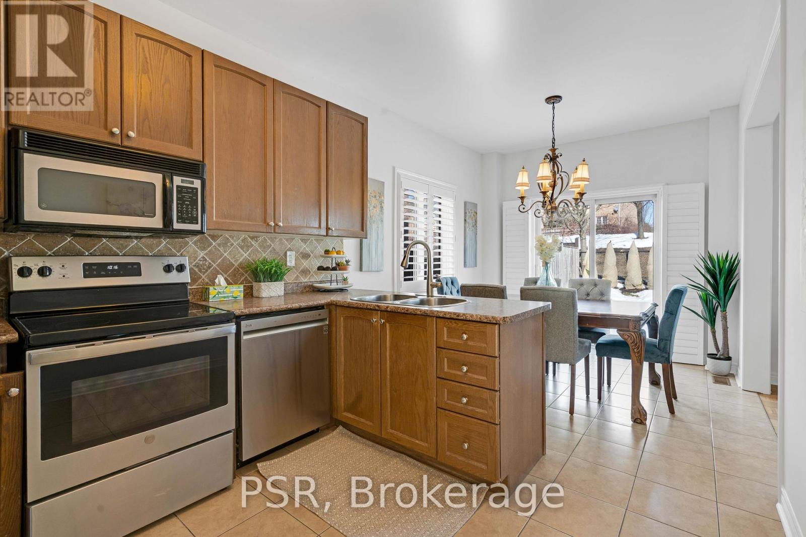 88 Canyon Gate Crescent, Vaughan, Ontario  L6A 0C2 - Photo 13 - N12201912