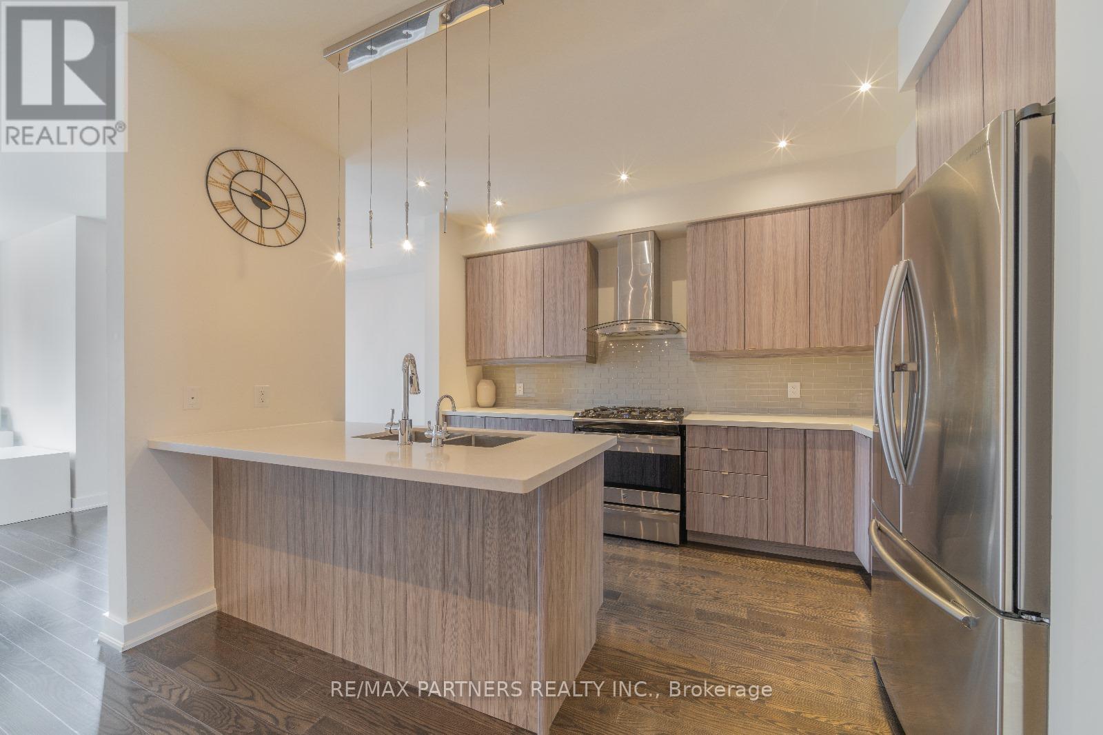 43 Dariole Drive, Richmond Hill, Ontario  L4E 0Z2 - Photo 4 - N12219135
