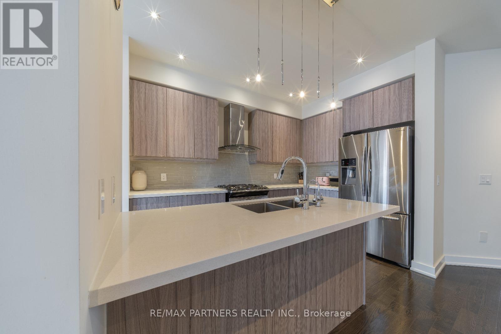43 Dariole Drive, Richmond Hill, Ontario  L4E 0Z2 - Photo 6 - N12219135