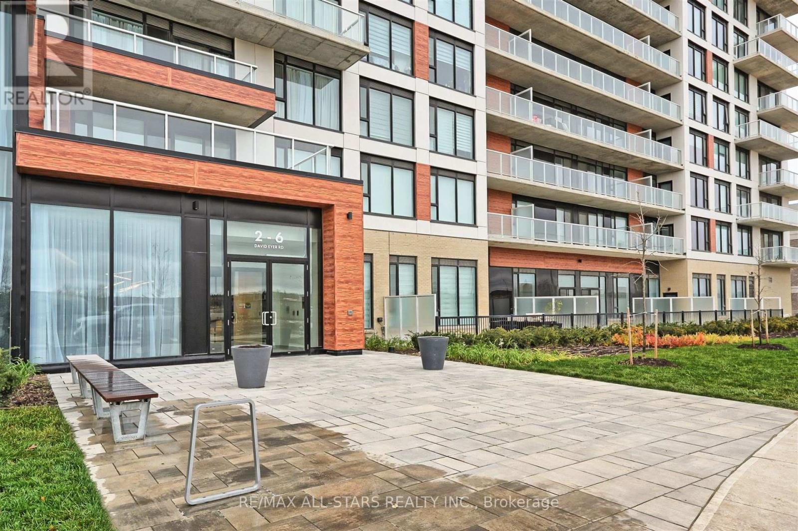 124 - 2 David Eyer Road, Richmond Hill, Ontario  L4S 0N6 - Photo 2 - N12247976