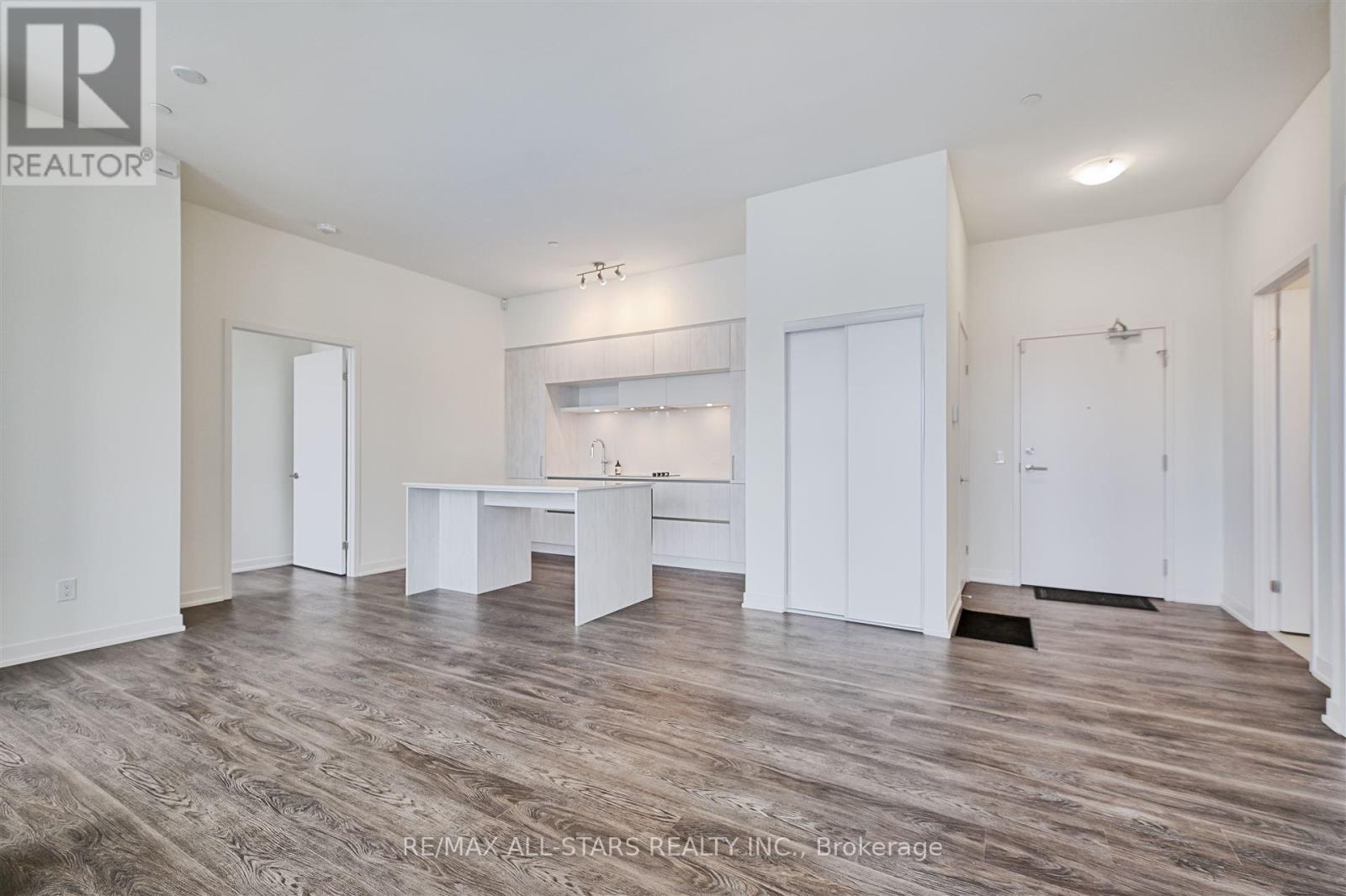 124 - 2 David Eyer Road, Richmond Hill, Ontario  L4S 0N6 - Photo 7 - N12247976