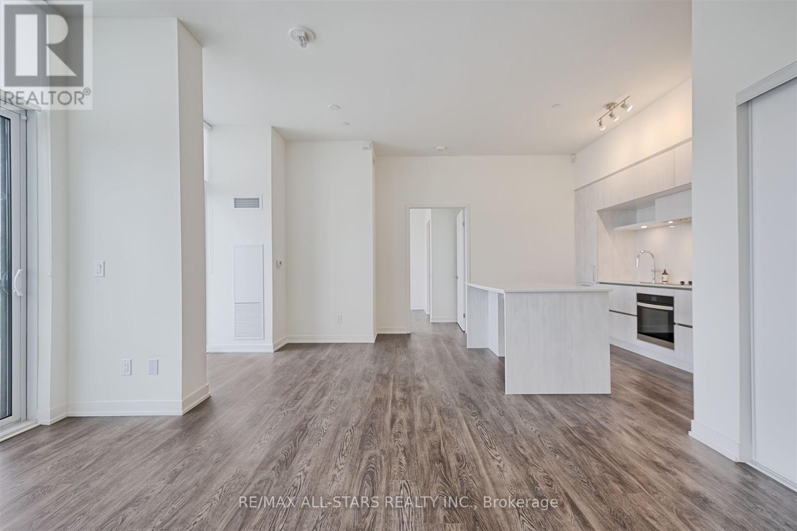 124 - 2 David Eyer Road, Richmond Hill, Ontario  L4S 0N6 - Photo 8 - N12247976