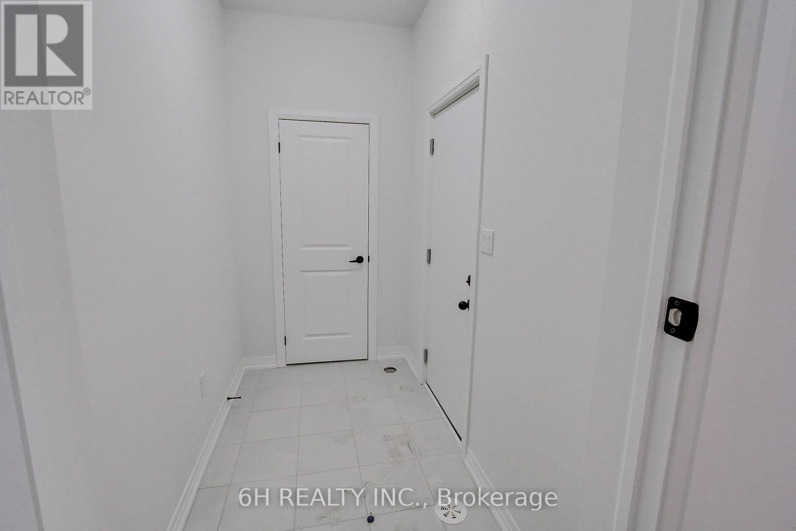 Lot 29 - 46 Harold Wilson Lane, Richmond Hill, Ontario  L4S 1N5 - Photo 5 - N12641144
